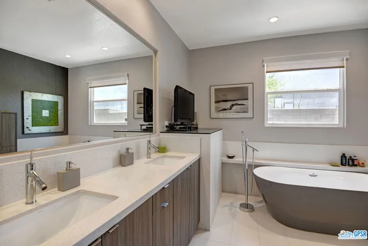 582 Skylar Lane, Palm Springs, California 92262
