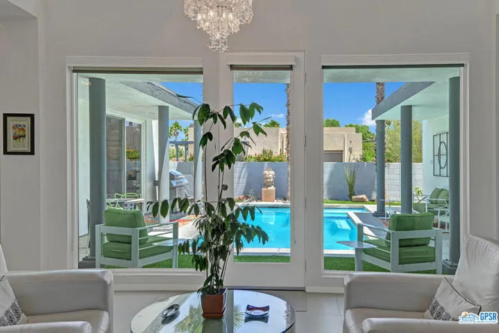 582 Skylar Lane, Palm Springs, California 92262