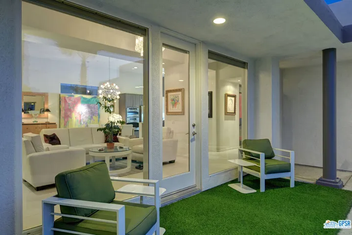 582 Skylar Lane, Palm Springs, California 92262