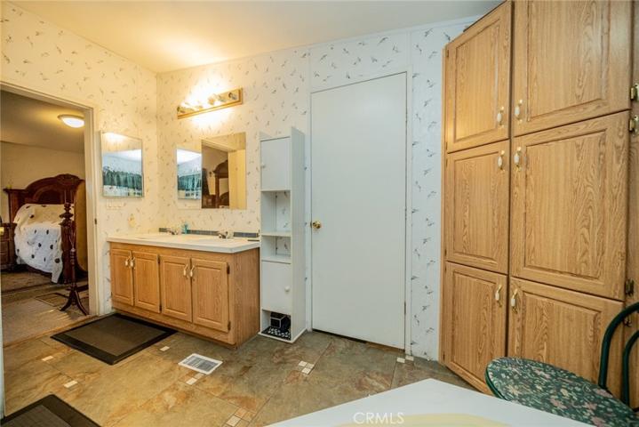 2598 Ayala Drive Unit 60, Rialto, California 92377