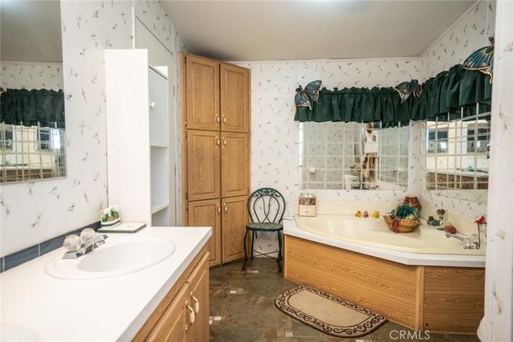 2598 Ayala Drive Unit 60, Rialto, California 92377