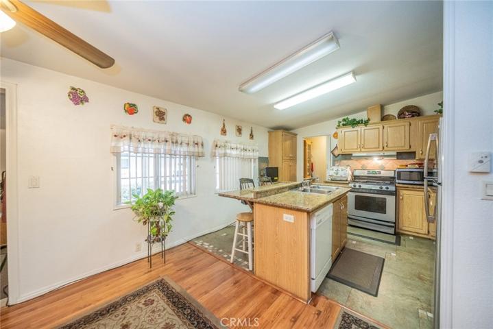 2598 Ayala Drive Unit 60, Rialto, California 92377