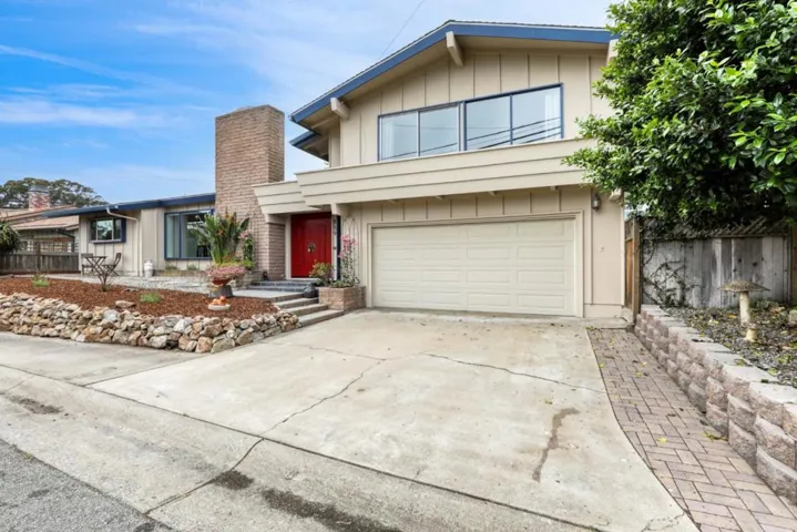 859 Balboa Avenue, Pacific Grove, California 93950