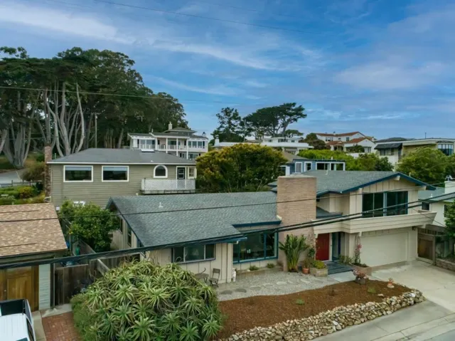 859 Balboa Avenue, Pacific Grove, California 93950