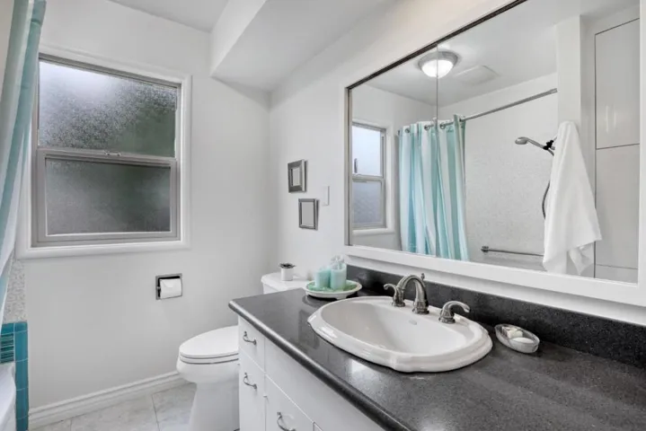 859 Balboa Avenue, Pacific Grove, California 93950