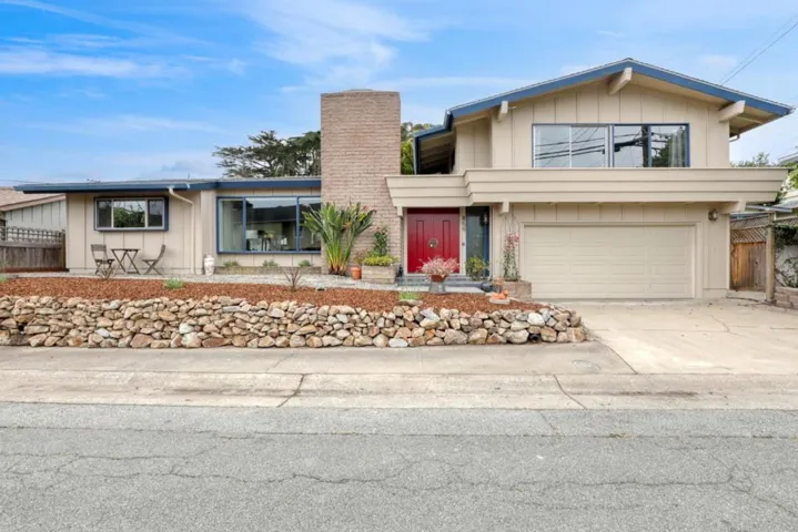 859 Balboa Avenue, Pacific Grove, California 93950