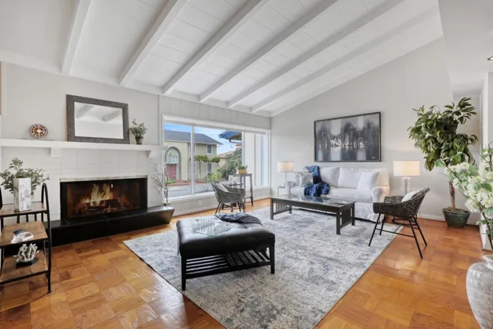 859 Balboa Avenue, Pacific Grove, California 93950