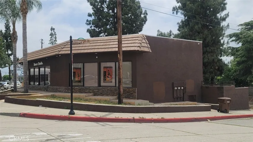 Great Location for a Retail/Office/Medical Use