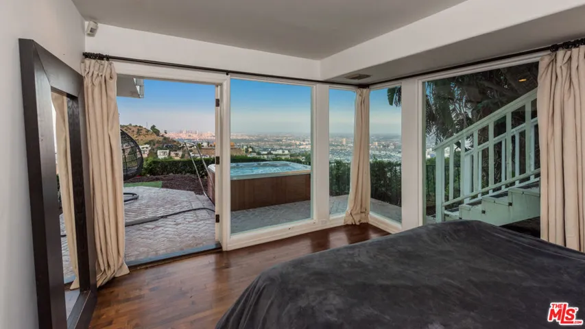 2199 Sunset Plaza Drive, Los Angeles, California 90069