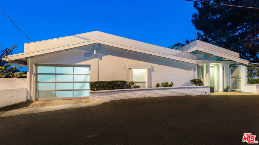 2199 Sunset Plaza Drive, Los Angeles, California 90069