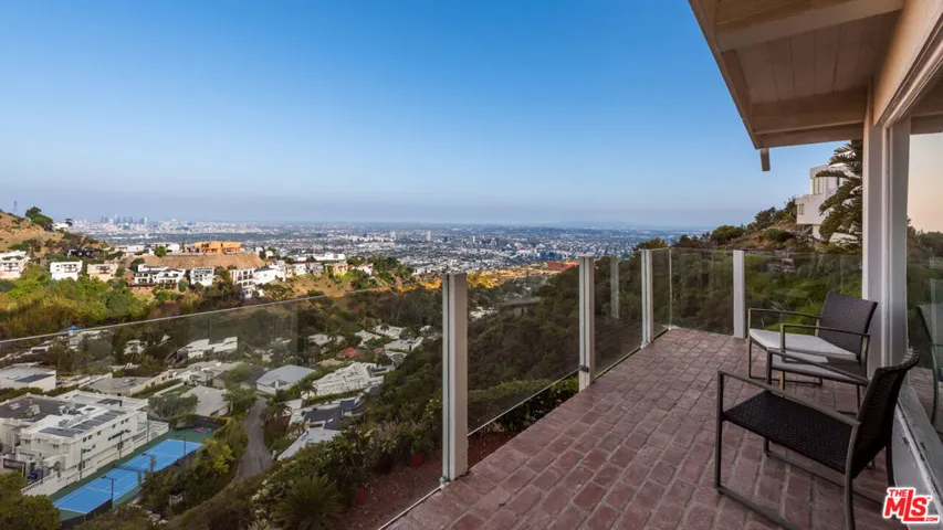 2199 Sunset Plaza Drive, Los Angeles, California 90069