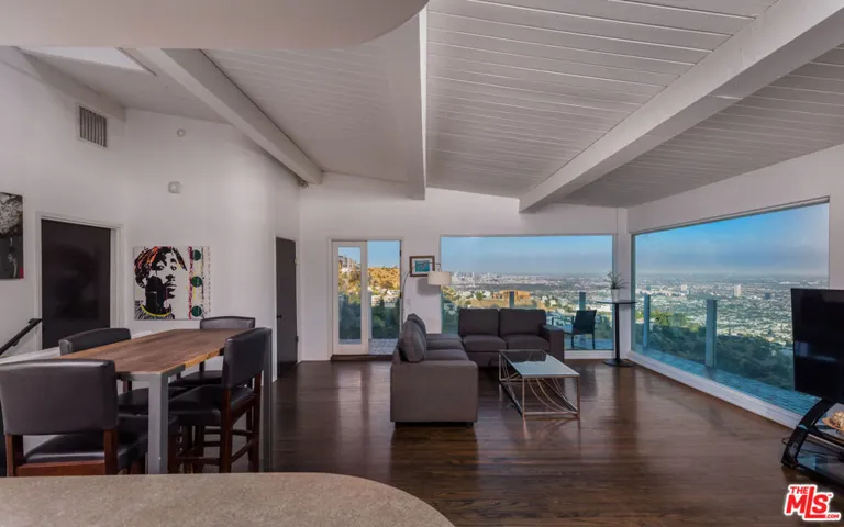 2199 Sunset Plaza Drive, Los Angeles, California 90069