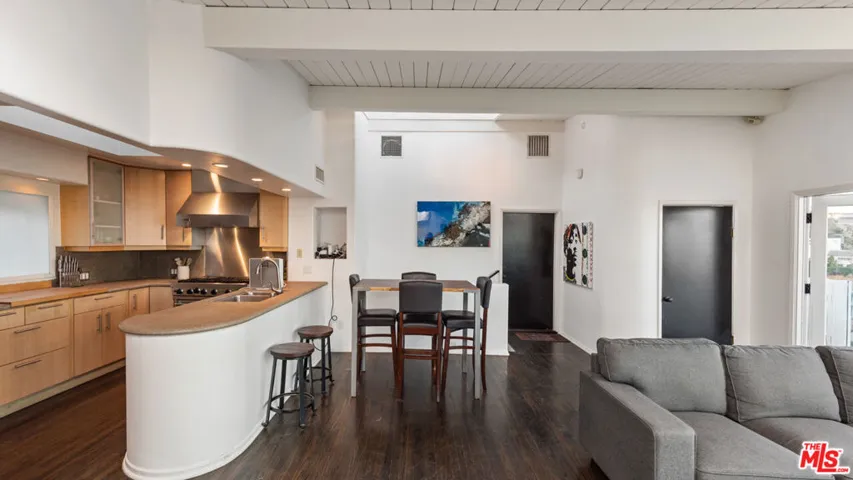 2199 Sunset Plaza Drive, Los Angeles, California 90069