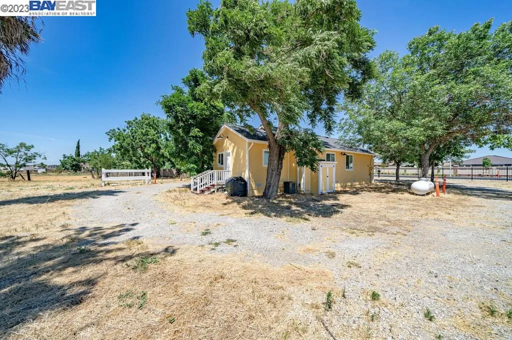 6381 Sellers Ave, Oakley, California 94561 home-pic-22