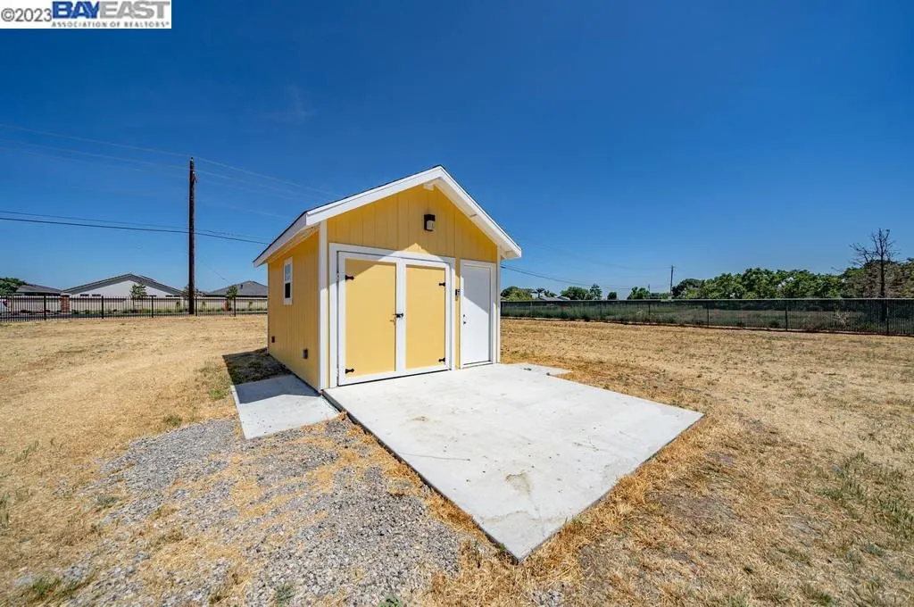 6381 Sellers Ave, Oakley, California 94561 home-pic-12