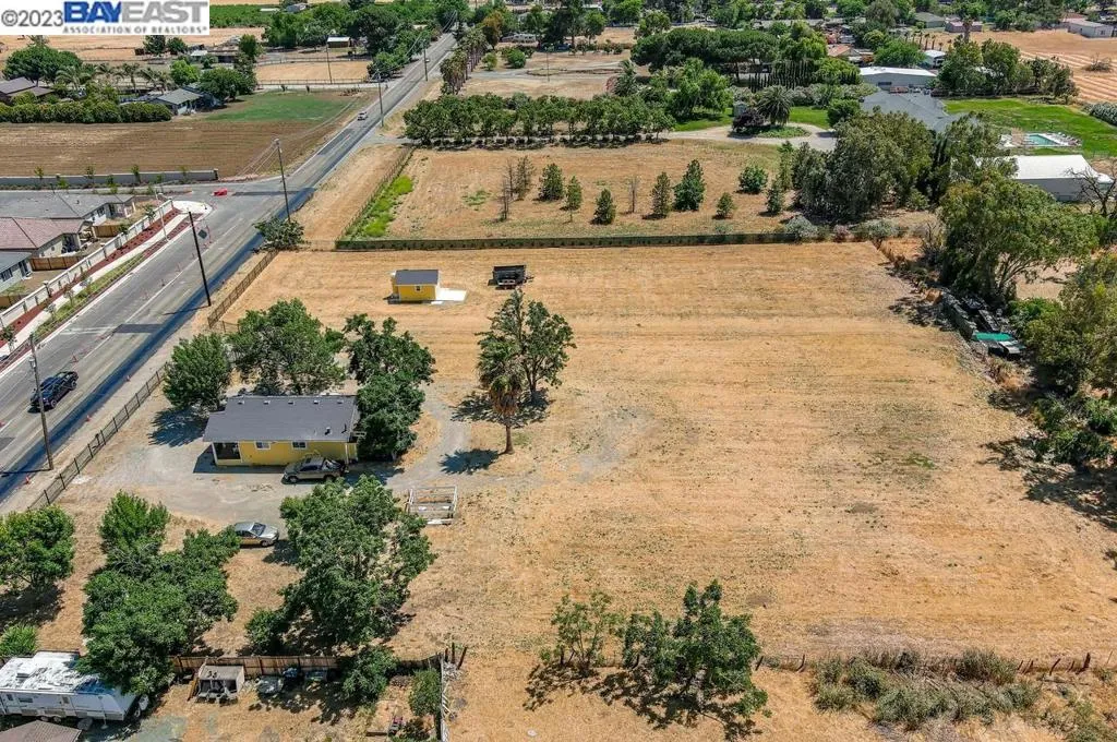 6381 Sellers Ave, Oakley, California 94561 home-pic-8