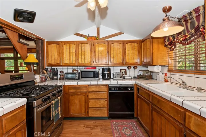 192 Pine Terrace, Cedar Glen, California 92321