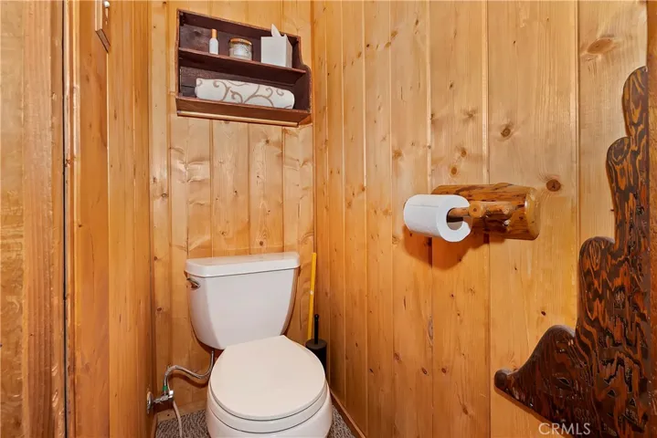 1/2 Bathroom In Main Bedroom