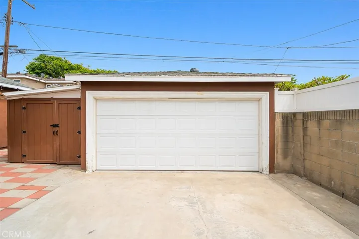 4226 Los Coyotes Diagonal, Lakewood, California 90713