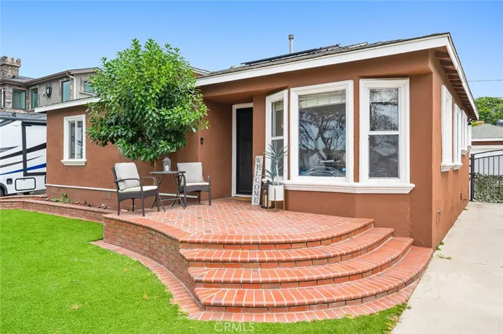 4226 Los Coyotes Diagonal, Lakewood, California 90713