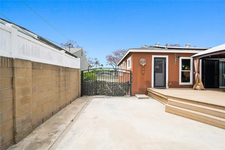 4226 Los Coyotes Diagonal, Lakewood, California 90713