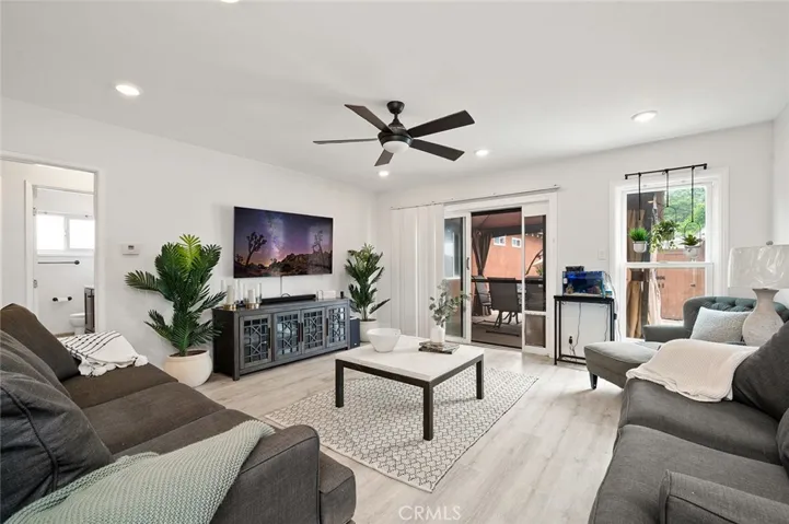 4226 Los Coyotes Diagonal, Lakewood, California 90713