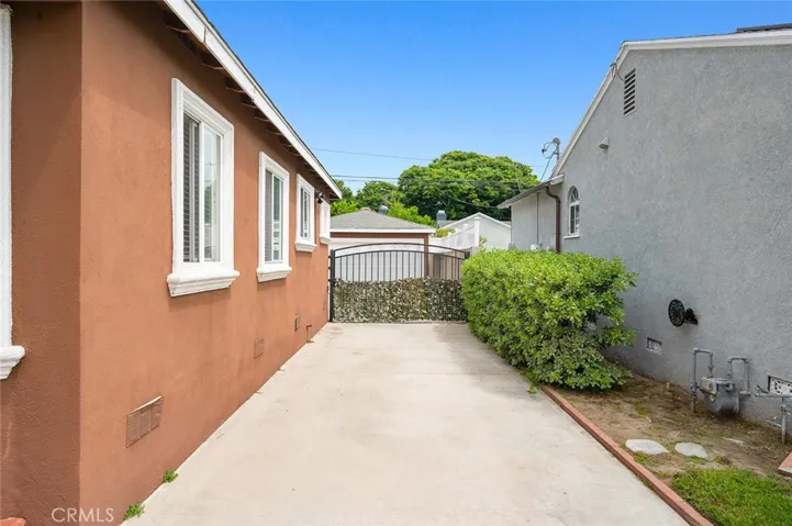 4226 Los Coyotes Diagonal, Lakewood, California 90713
