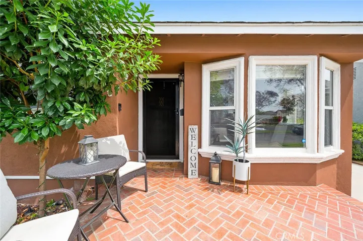 4226 Los Coyotes Diagonal, Lakewood, California 90713