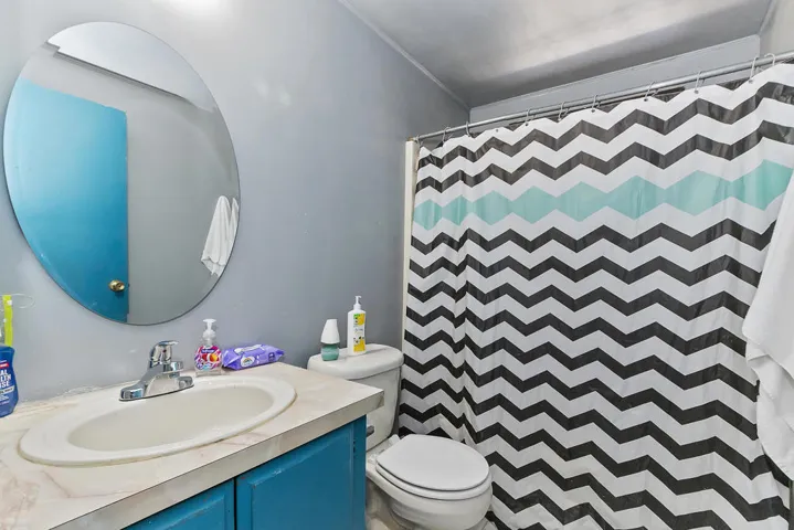 018_Bathroom