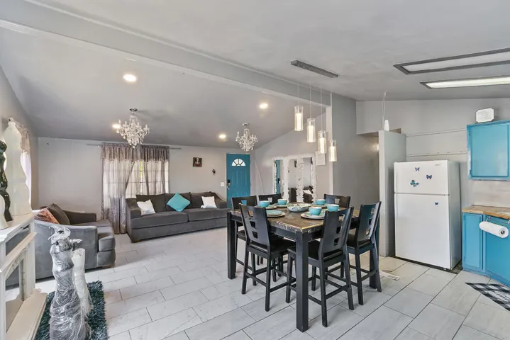 008_Dining Area