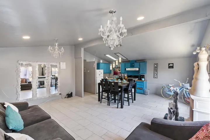 007_Living Room