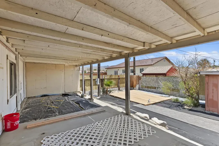 022_Covered Patio