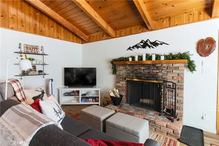 33336 Wild Cherry Drive, Green Valley Lake, California 92341