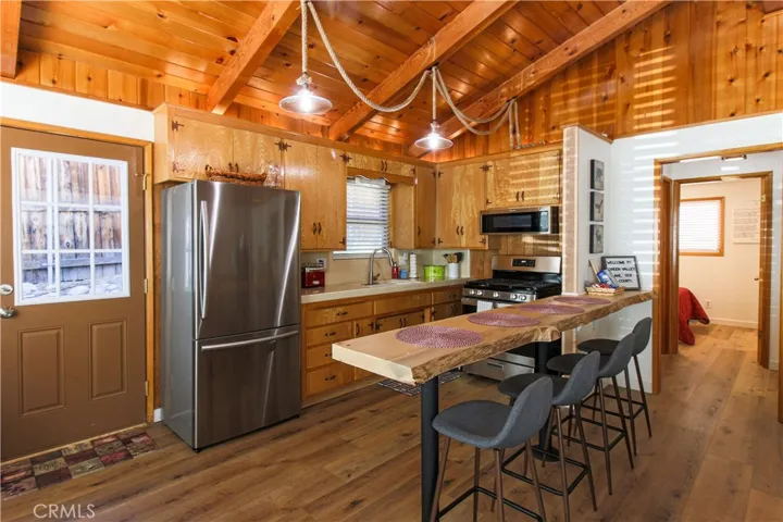 33336 Wild Cherry Drive, Green Valley Lake, California 92341
