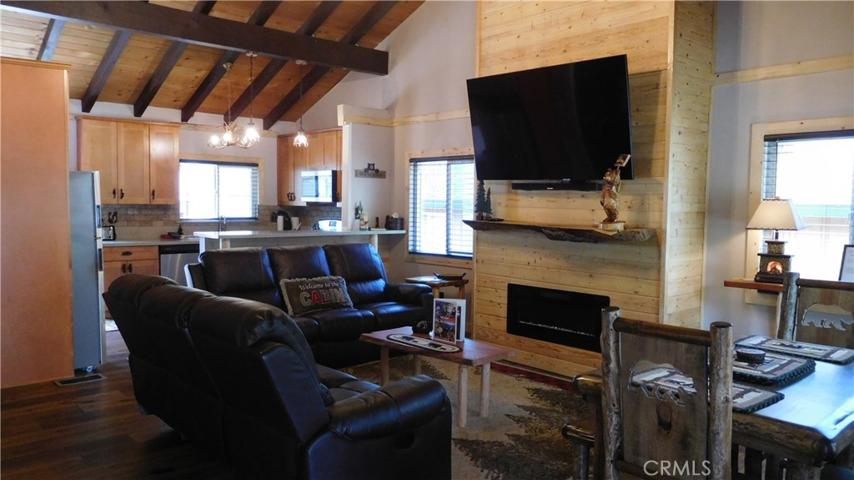 1112 Sugarloaf Boulevard, Big Bear, California 92314