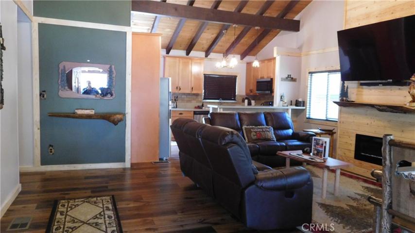 1112 Sugarloaf Boulevard, Big Bear, California 92314