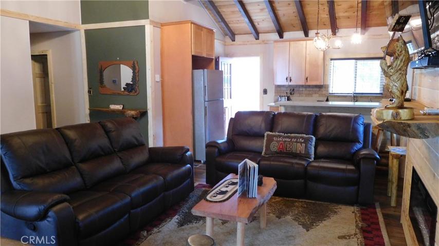 1112 Sugarloaf Boulevard, Big Bear, California 92314