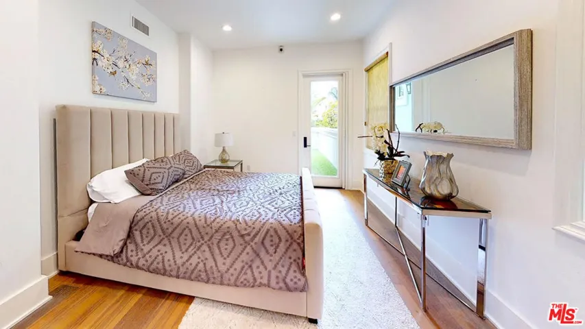 3860 Winford Drive, Tarzana, California 91356