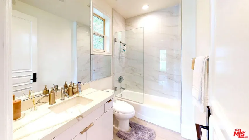3860 Winford Drive, Tarzana, California 91356