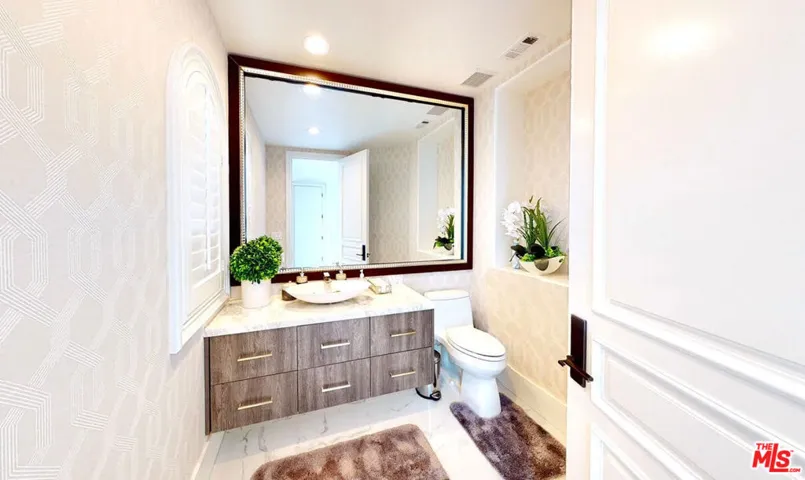 3860 Winford Drive, Tarzana, California 91356