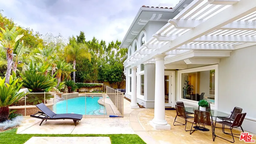 3860 Winford Drive, Tarzana, California 91356