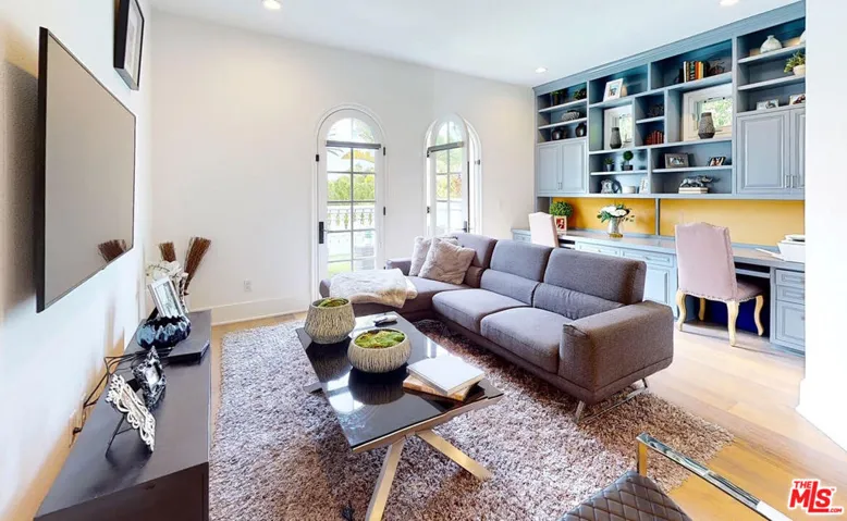 3860 Winford Drive, Tarzana, California 91356
