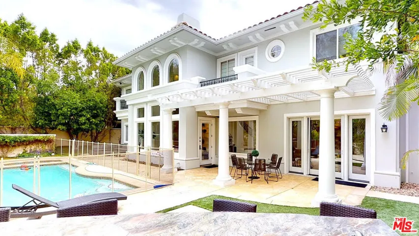 3860 Winford Drive, Tarzana, California 91356