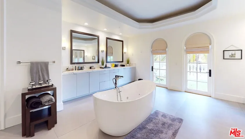 3860 Winford Drive, Tarzana, California 91356