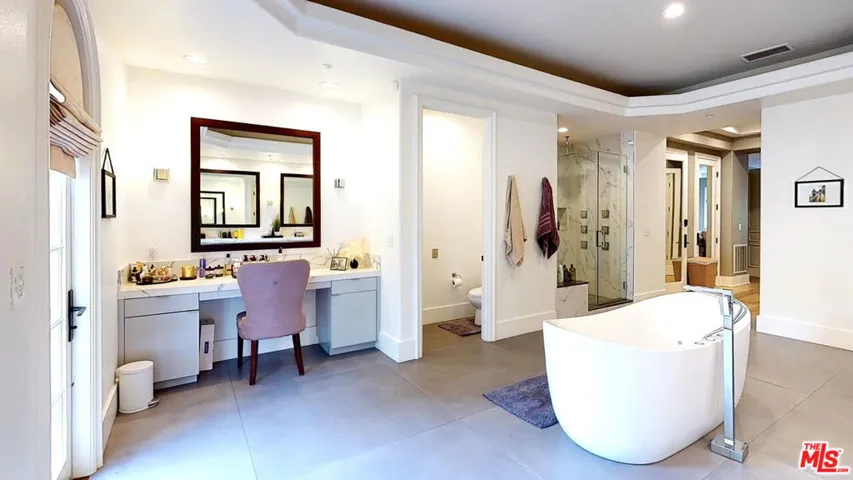 3860 Winford Drive, Tarzana, California 91356