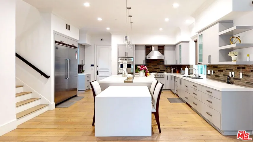 3860 Winford Drive, Tarzana, California 91356