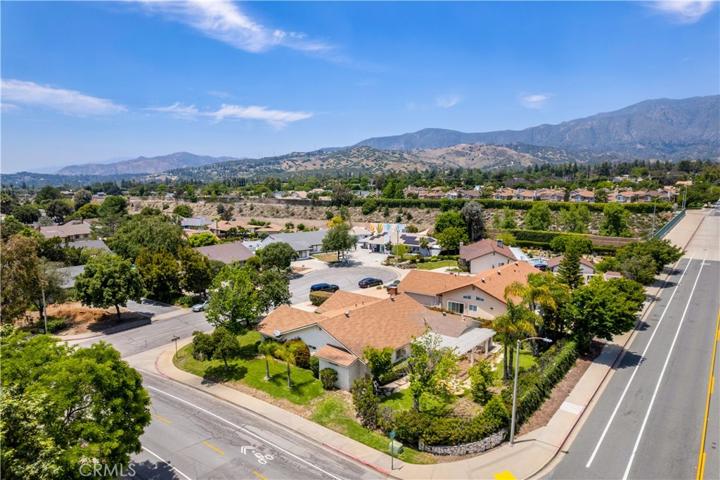 1912 Pembroke Court, Claremont, California 91711