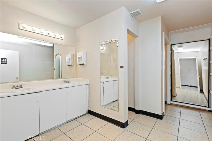 1518 Anacapa Road, Victorville, California 92392