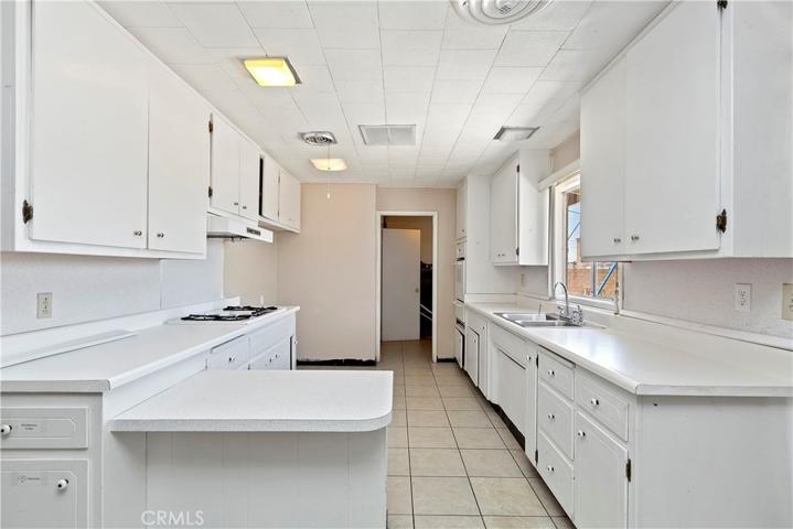 1518 Anacapa Road, Victorville, California 92392