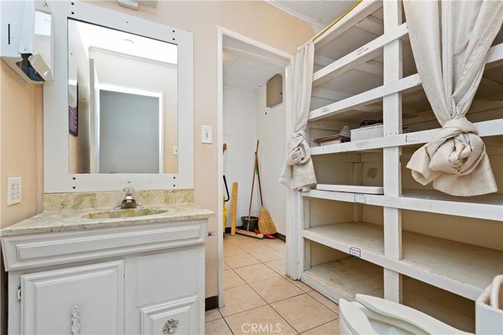 1518 Anacapa Road, Victorville, California 92392
